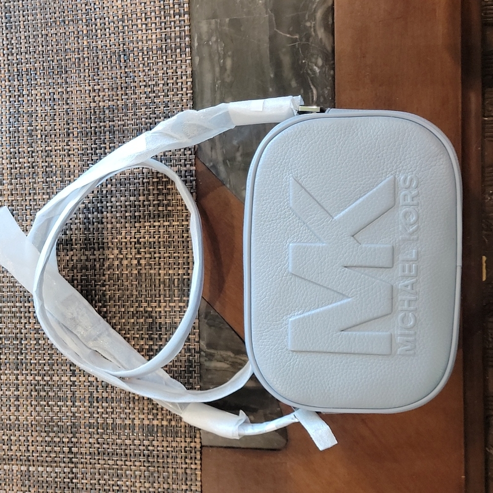 Michael kors jet set pale blue medium oval Camara Crossbody